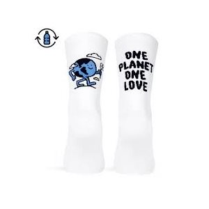 Pacific & Co. Knitted One Planet White Socks S / M